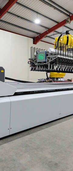 FibreLINE-Cutting-Table-Headerbild FibreLINE-Cutting-Table-Headerbild